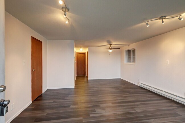 Interior Photo - BG40-3