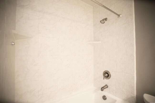 Building Photo - 14112 High Point Dr
