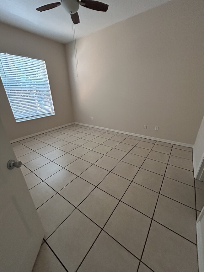 Building Photo - 90 Buschman Dr