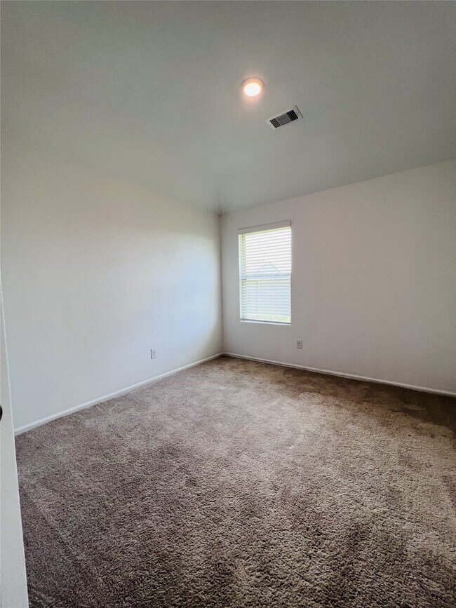 Building Photo - 5827 Dry Brush Pl
