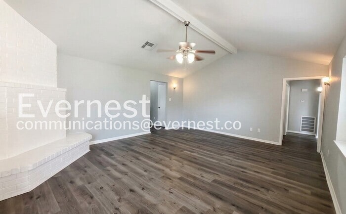 Building Photo - 6654 Laughlin Dr