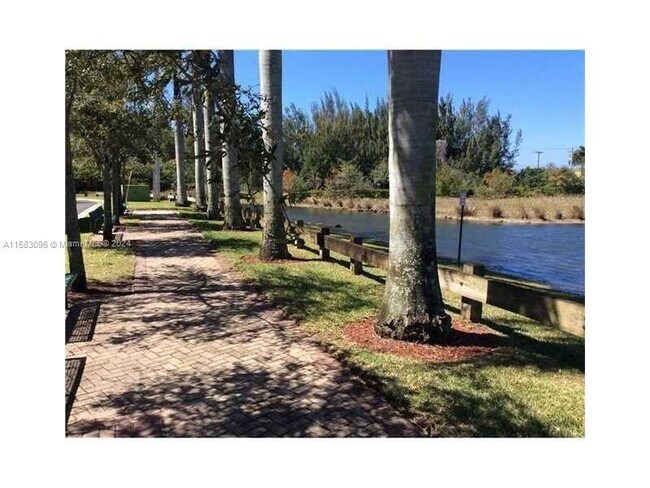 Building Photo - 950 SW 147th Ave