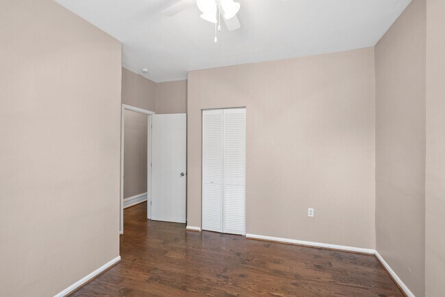 Building Photo - 4061 Hartford St