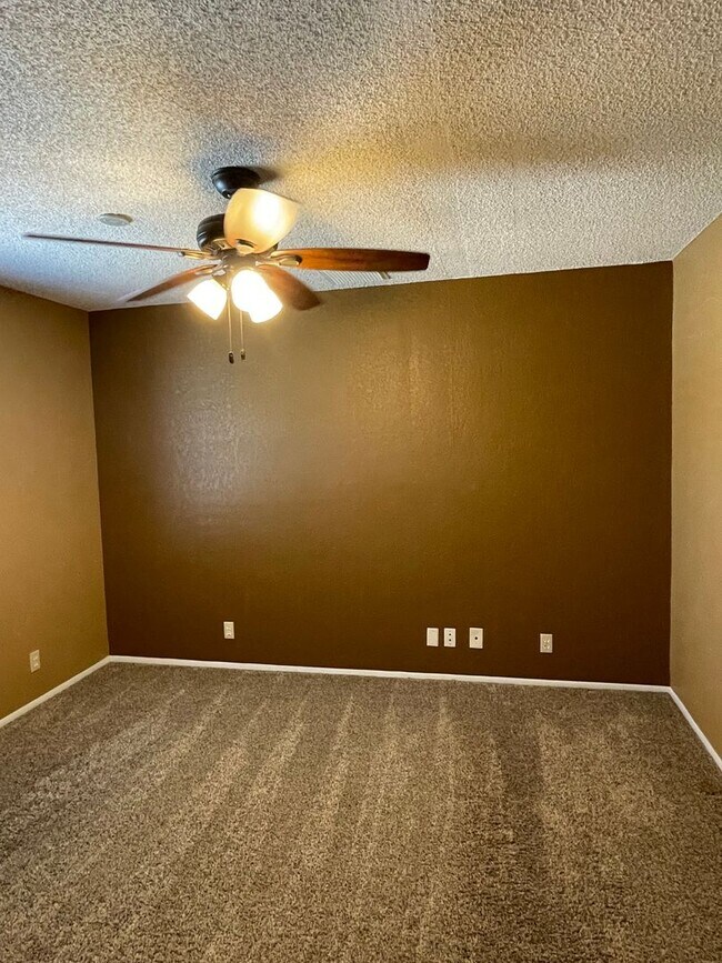 Building Photo - OWNER'S SUMMER SPECIAL-$300 OFF first 3 months! Sparkling Pool Home!