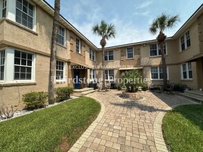 Building Photo - 319 1st Ave N