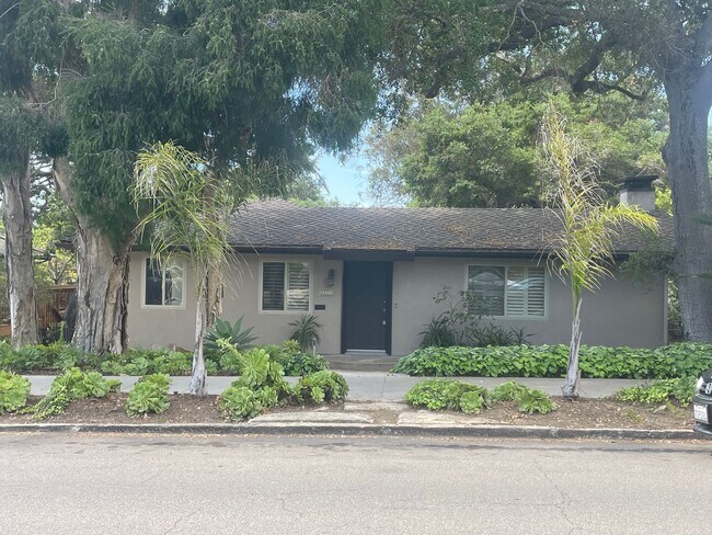 Building Photo - Upper East/Mission Area 3 Bedroom Home - Available Mid-August