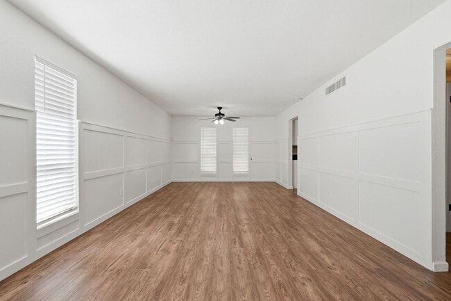 Building Photo - REMODELED! One Bedroom/One Bath in Historic Downtown Mesa