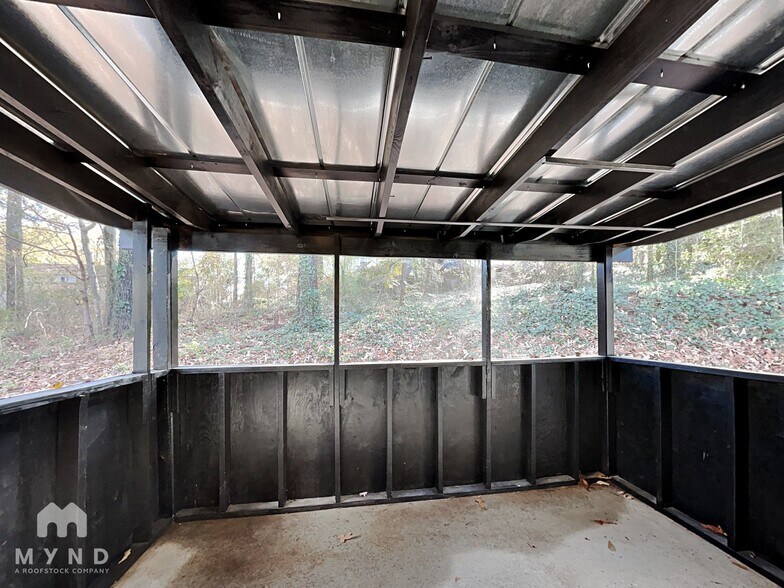Building Photo - 325 Morris Dr SE