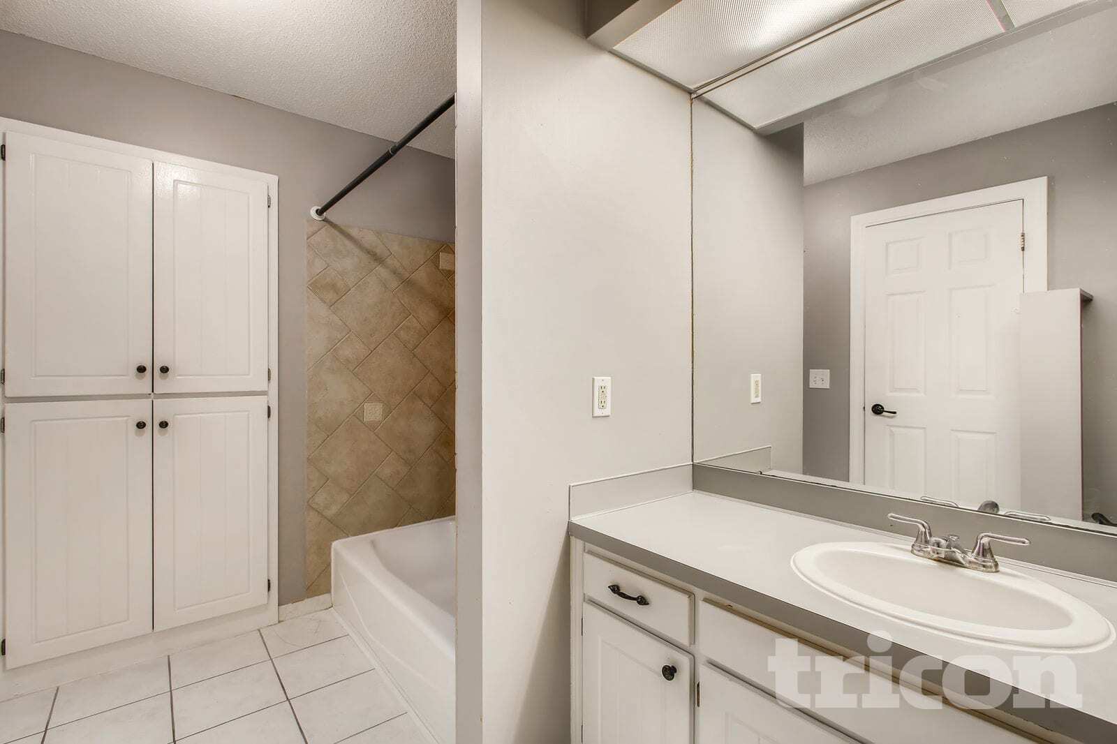 Building Photo - 8641 Emerson Ave N