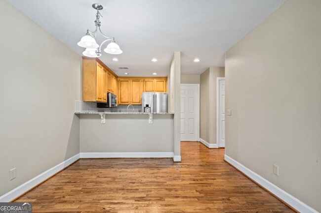 Building Photo - 1043B Clubhouse Ln