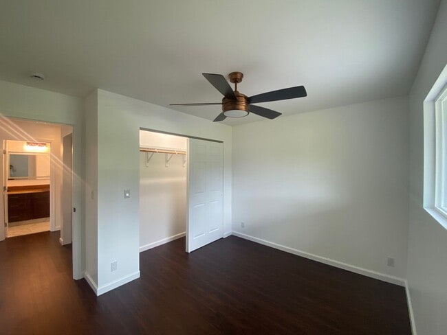 Building Photo - 3BR/2BA Two-Story Home in Ainaloa – Fenced & Gated