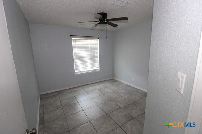 Building Photo - 2702 Cactus Dr