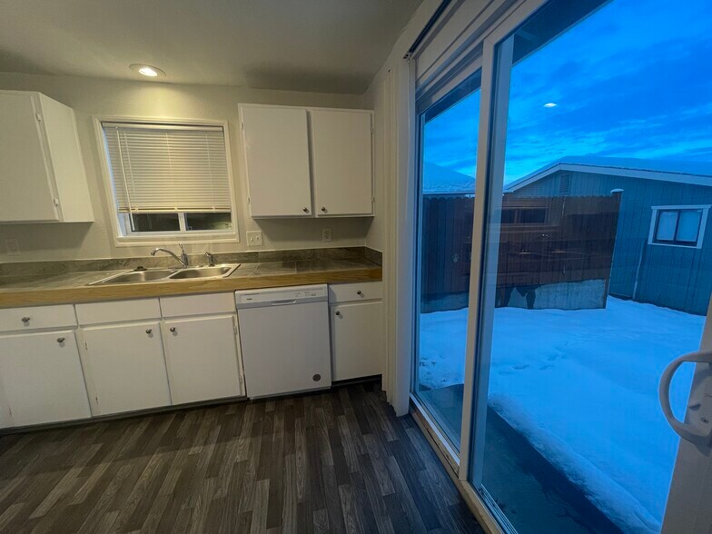 Building Photo - 1103 Methow St