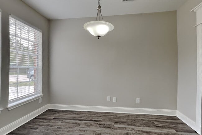 Building Photo - 6611 Emerald Ash Ct