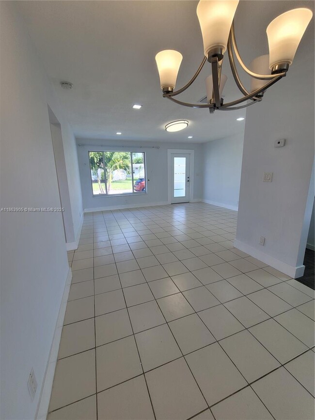 Building Photo - 4519 NW 49th Dr