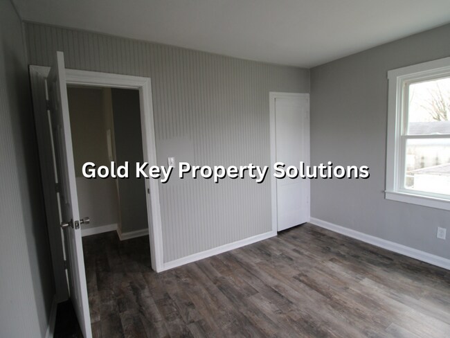 Building Photo - 2633 Main St