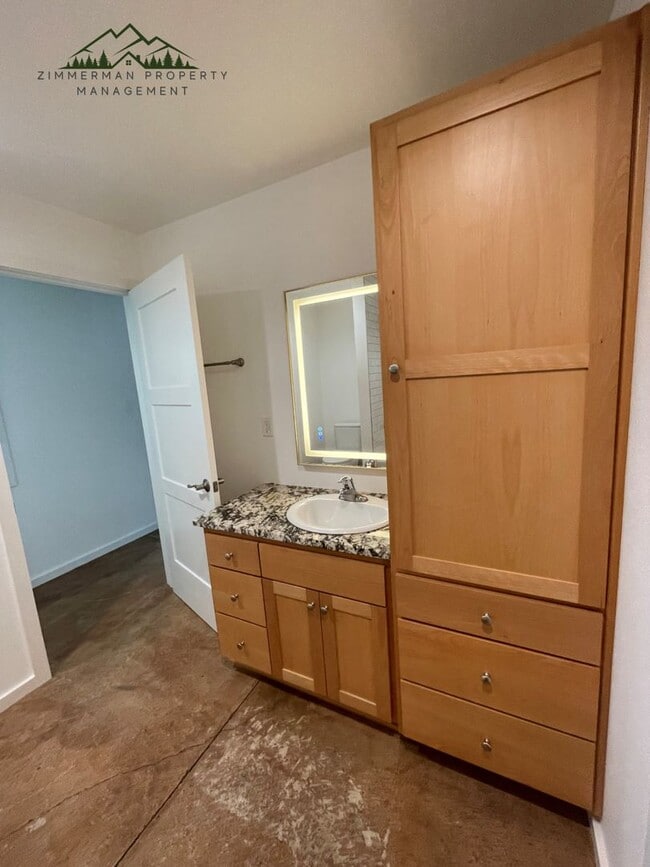 Building Photo - Brand New 1 Bed + Loft | Modern Finishes | In-Unit W/D