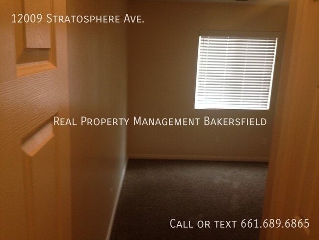 Building Photo - 12009 Stratosphere Ave