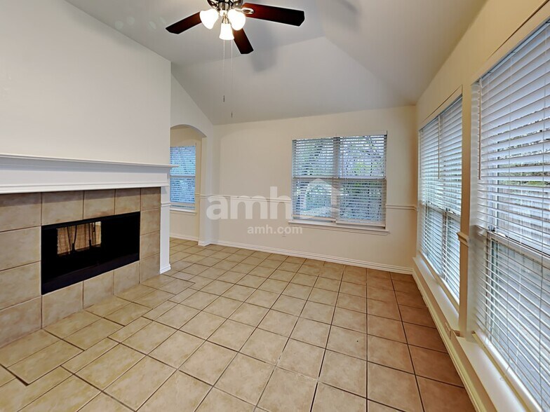 Building Photo - 87 Elmwood Trail