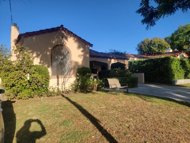 Front of home - 466 S Wetherly Dr