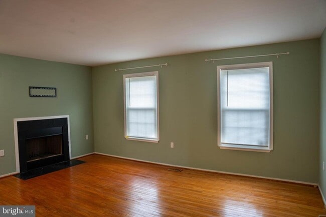 Building Photo - 8654 Venoy Ct