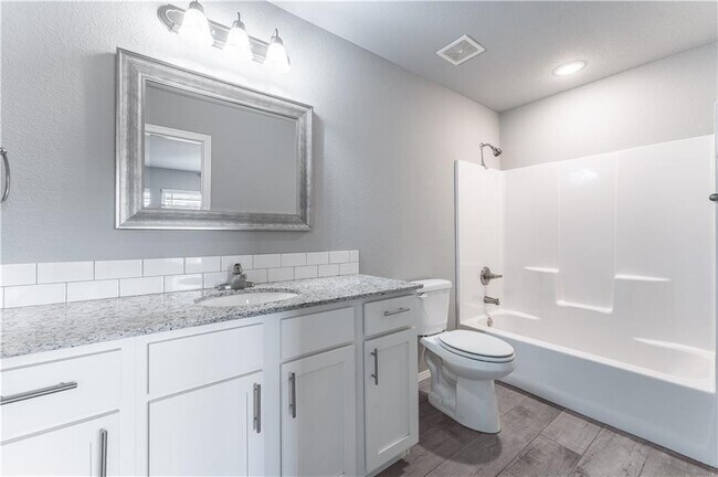 Building Photo - 1322 N Corsica Dr