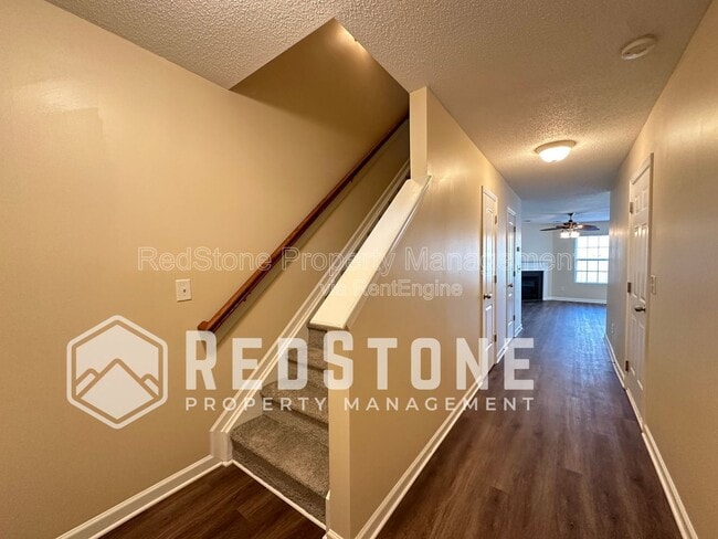 Building Photo - 610 Thistle Dr