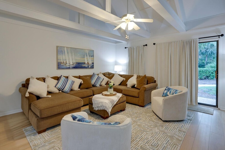 Building Photo - 45 Queens Folly Rd