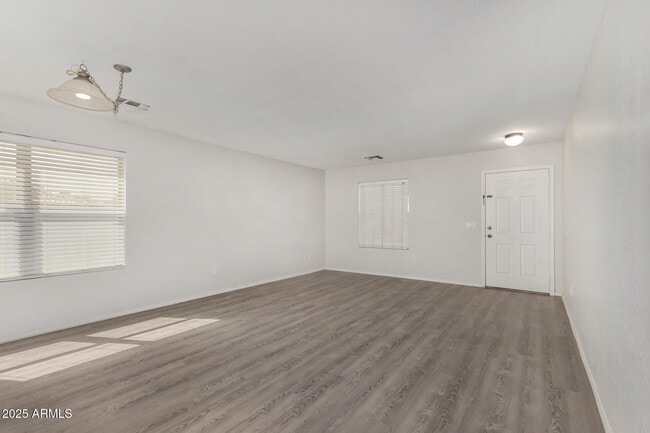 Building Photo - 4803 N 92nd Ln