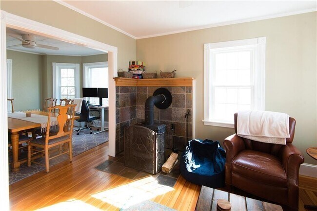 Building Photo - 21 Congdon Ave