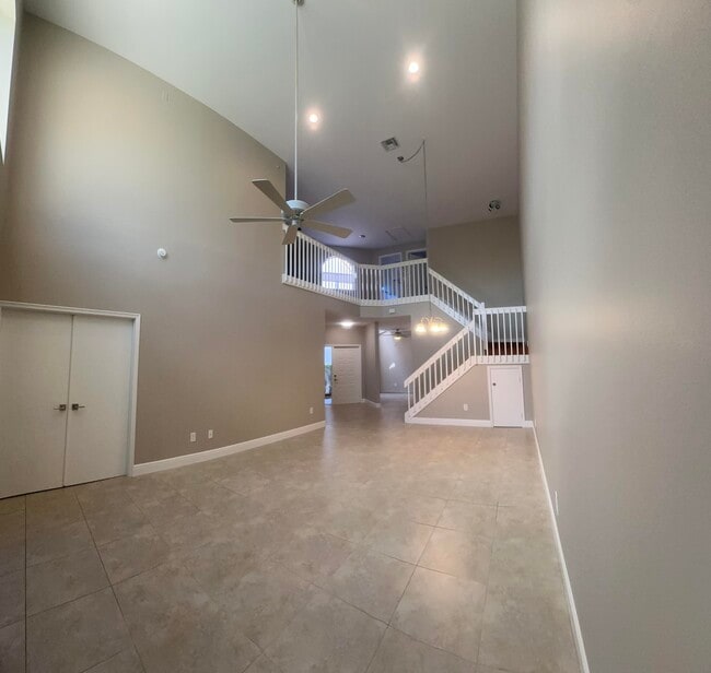 Building Photo - 10458 Lake Vista Cir