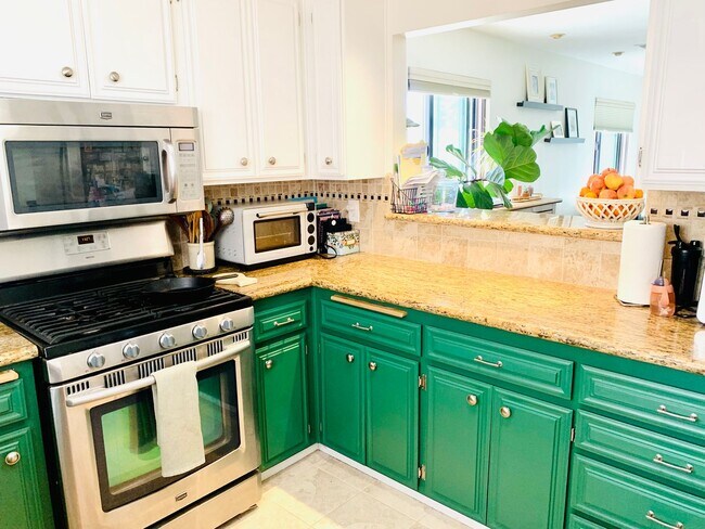 Building Photo - BEAUTIFUL 2BD/2.5BA Condo Available in Nor...