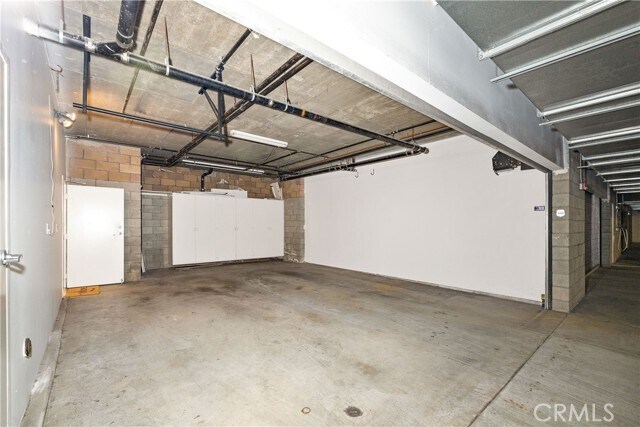 Building Photo - 231 Aviation Pl