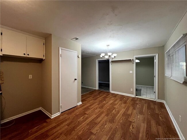 Building Photo - 1602 Crescent Dr