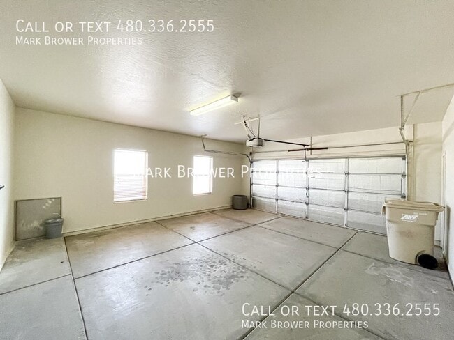 Building Photo - 2458 W Skyline Ln