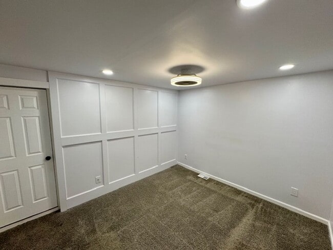Building Photo - UP TO $500 OFF ONE MONTH!
