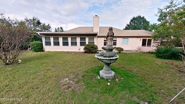 Building Photo - 303 Putnam Dr