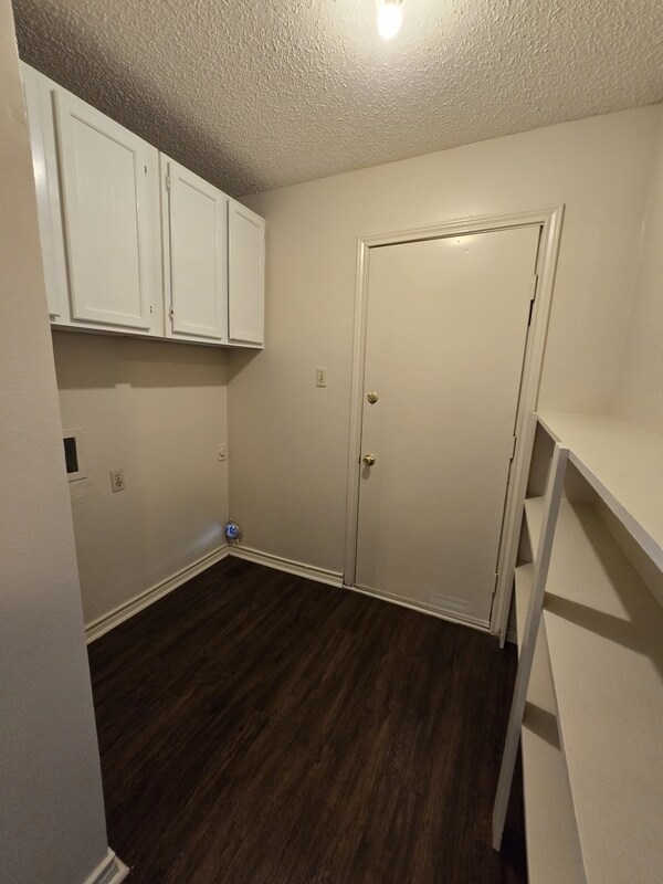 Building Photo - 6898 County Rd 381