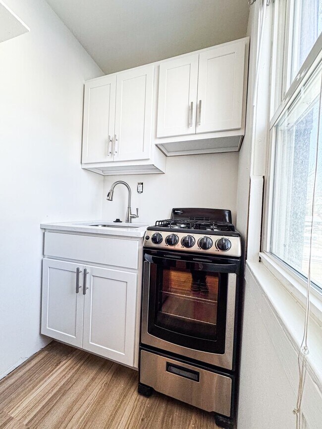 Building Photo - 1632 Jefferson St