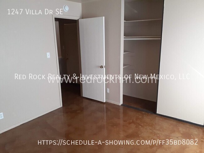 Building Photo - 1247 Villa Dr SE