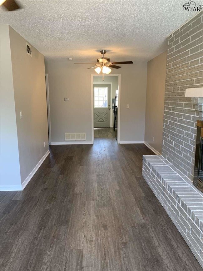 Building Photo - 2944 Gossett Dr