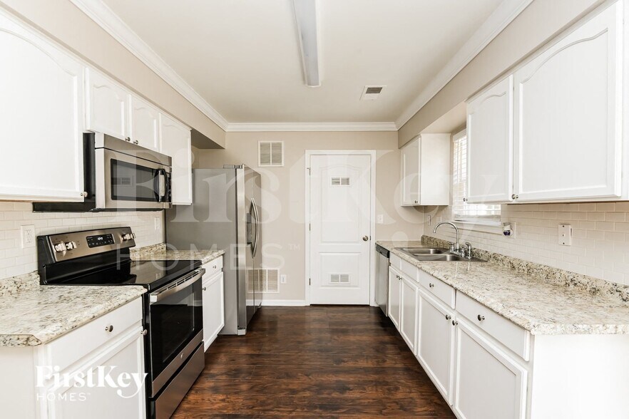 Building Photo - 6824 Parkers Crossing Dr