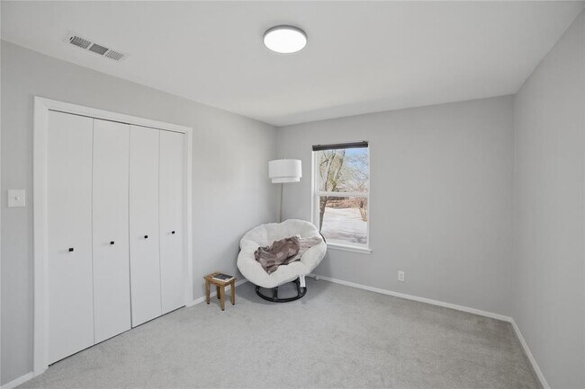 Building Photo - 1315 Quail Park Dr