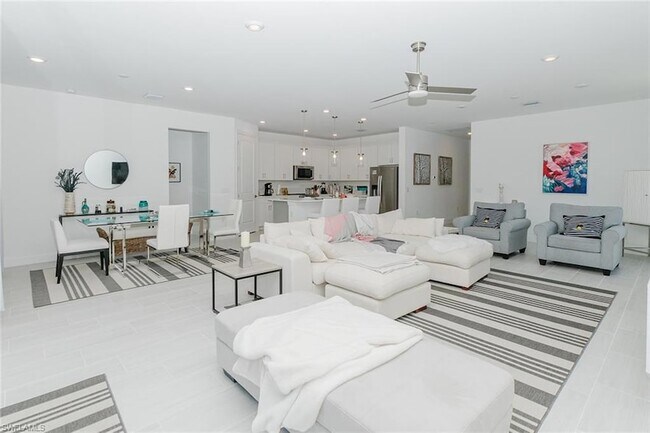 Building Photo - 5939 Gala Dr