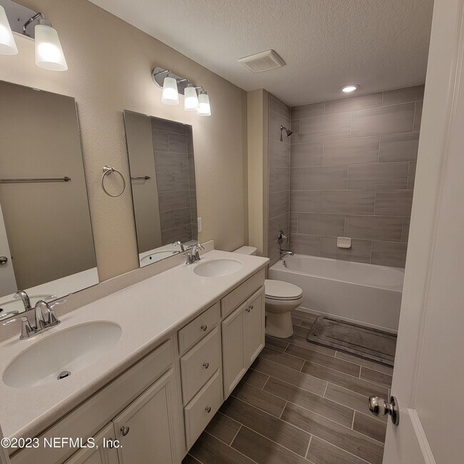 Building Photo - 51 Appleton Ct