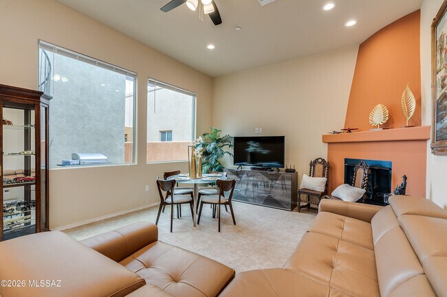 Building Photo - 1105 Lombard Way
