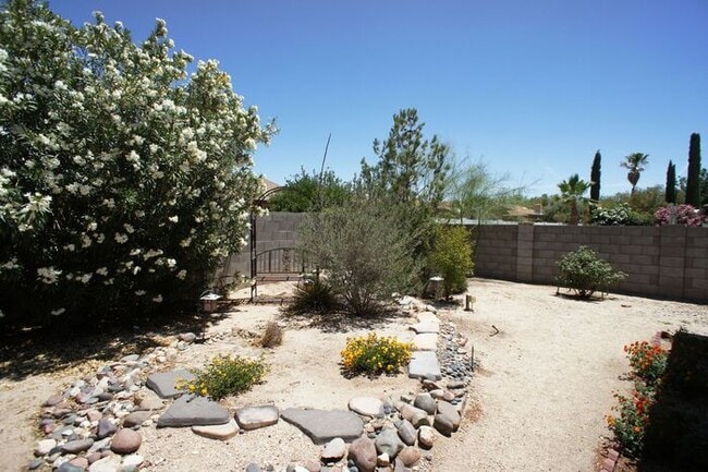 Building Photo - 2920 N La Chiquita Ave