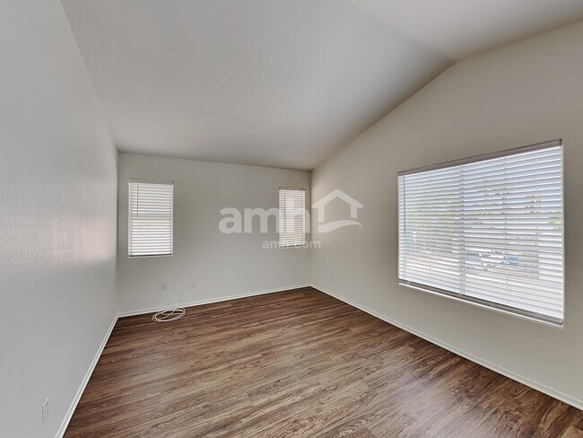 Building Photo - 9516 Fox Forest Ave