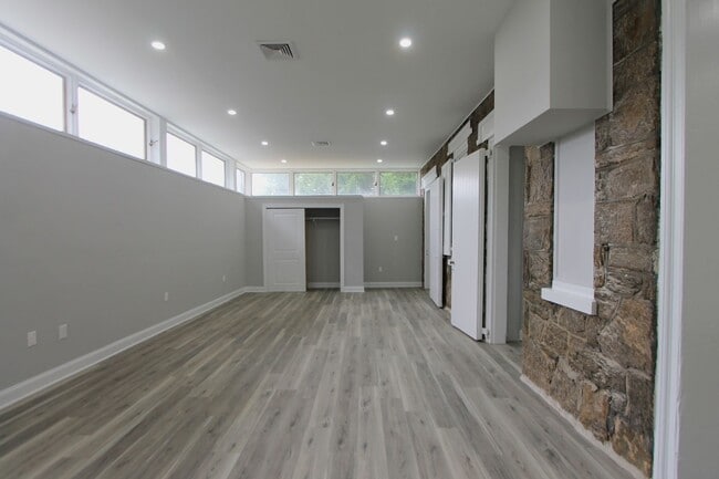 Building Photo - Stunning House on the Grounds of the Awbury Arboretum (3BD/2.5BT)