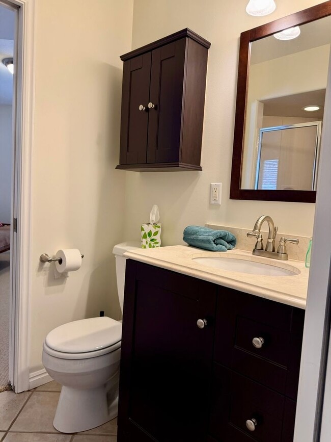 Building Photo - Townhouse within Walking Distance of Downtown Sugarhouse